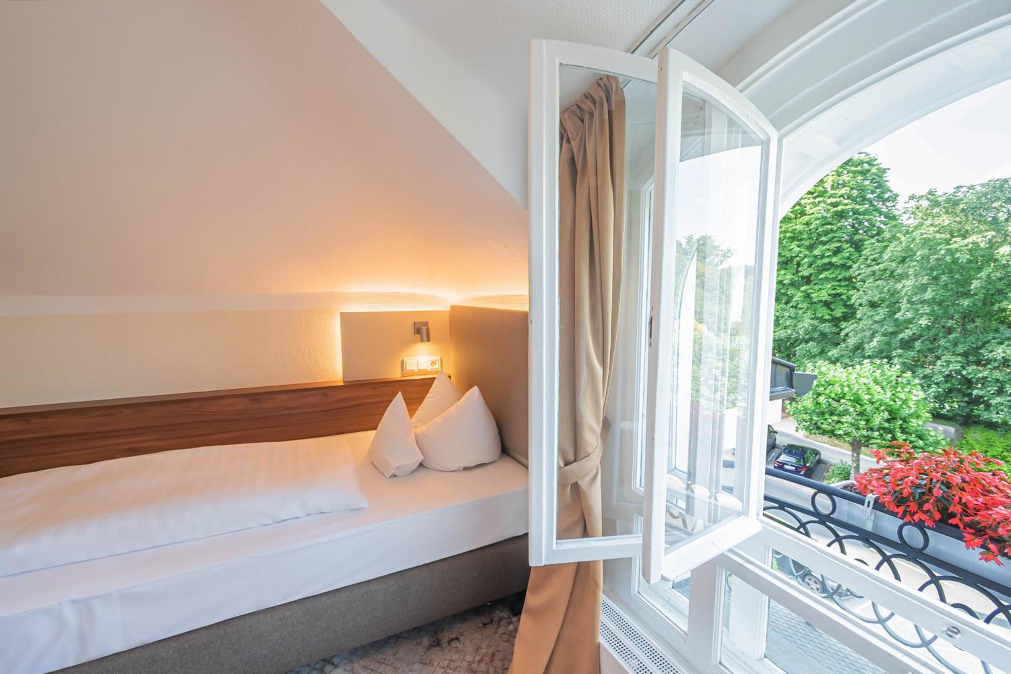 Hotel Villa Am Kurpark Bad Homburg vor der Hoehe Exterior photo